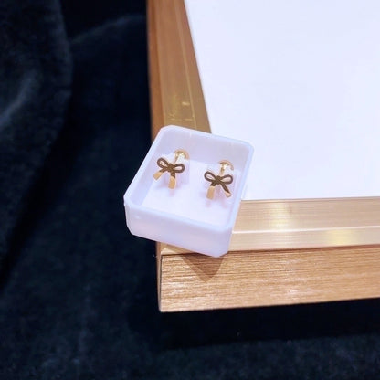 1 Pair Sweet Cross Heart Shape Snowflake Plating 304 Stainless Steel Titanium Steel 18K Gold Plated Cartilage earrings