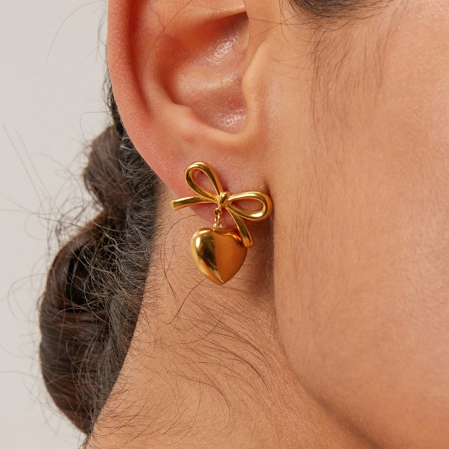 1 par de pendientes colgantes chapados en oro de 18K de acero inoxidable 304 chapados en forma de corazón con forma de corazón de estilo Simple y elegante